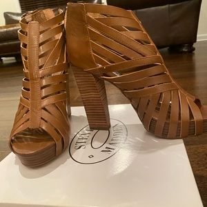 Platform sandals